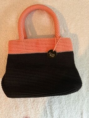 Dowa Unique Two-Tone Crochet Tote Bag in Coral and Black Handmade